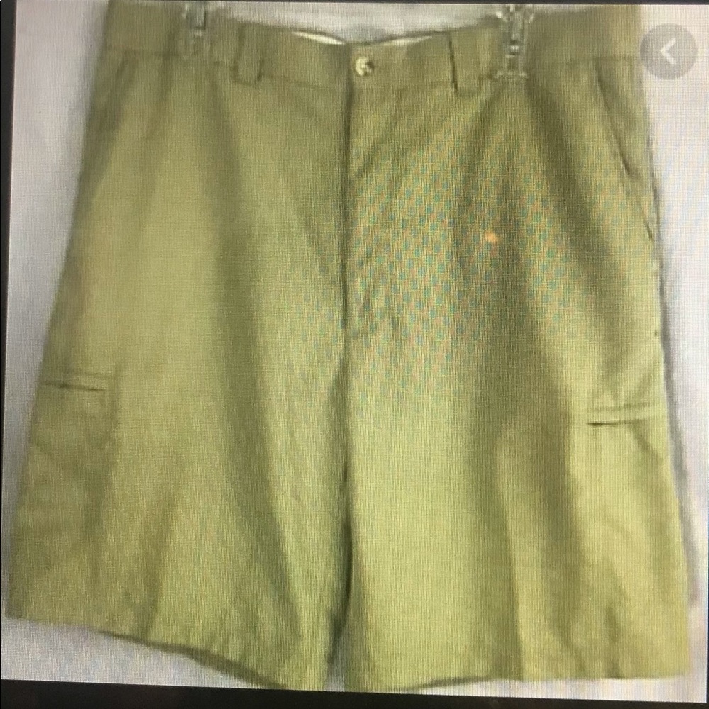 10” Golf shorts with zippered pockets